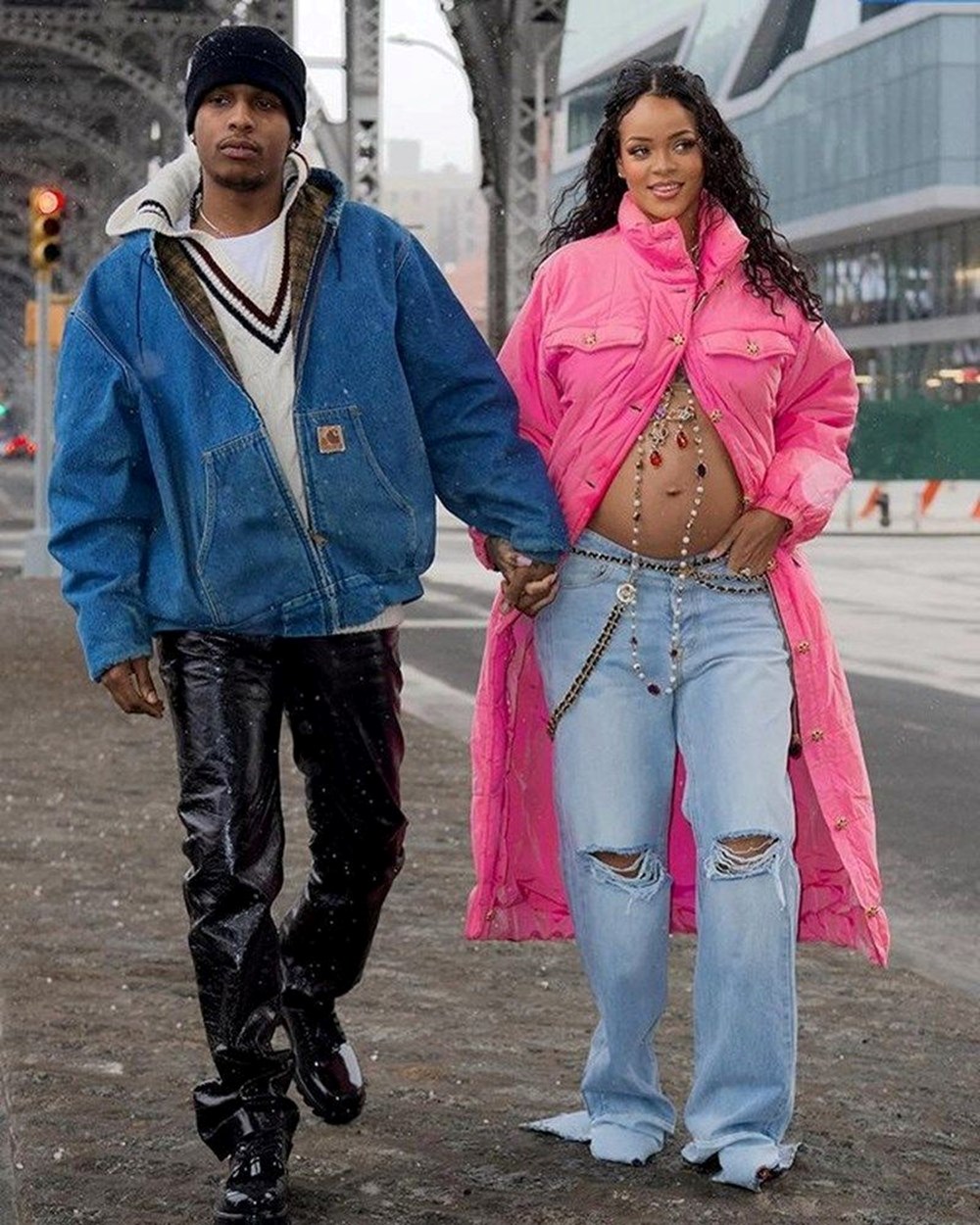 Rihanna ilk bebeğini dünyaya getirdi - 10