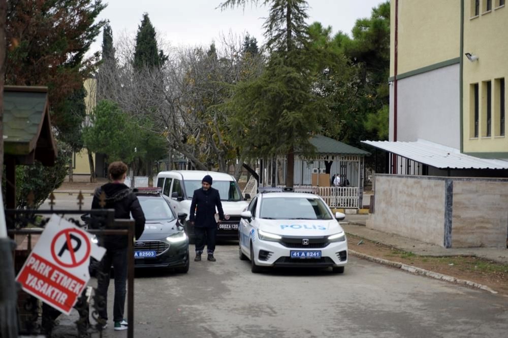 Lisede kavga: Okul
arkadaşını tornavidayla yaraladı - 4