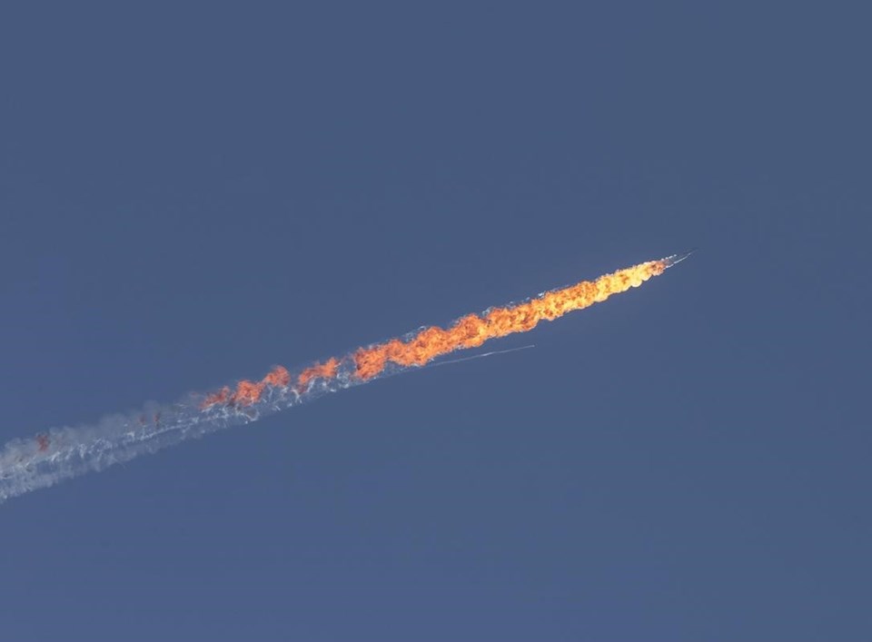 Rus savaş uçağı sınırı ihlal etti, Türk F-16'lar düşürdü - 1