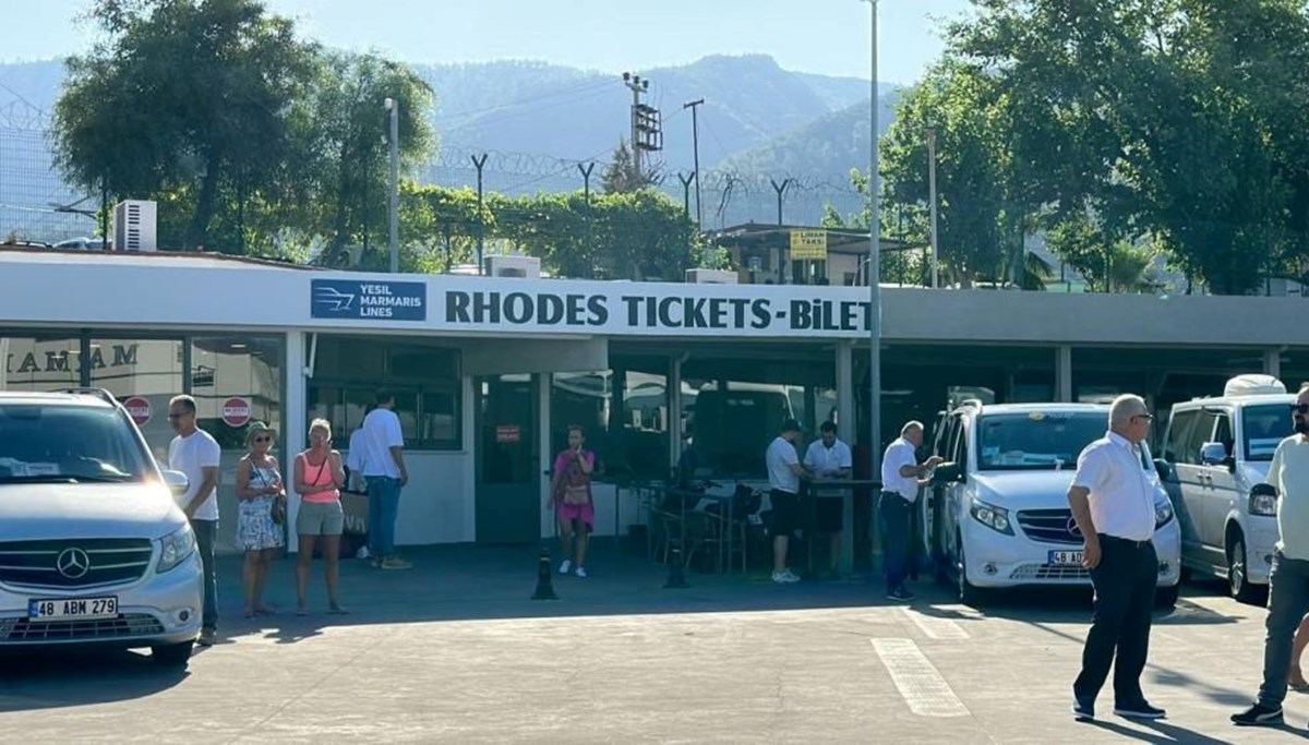 Rodos Adası’na geçişler durdu, kapıda vize alanlar geri döndü Rodos Adası’na geçişler durdu, kapıda vize alanlar geri döndü