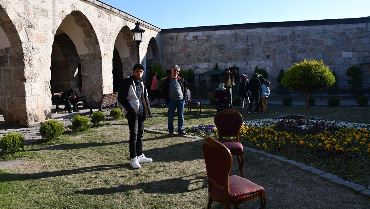 Mimar Sinan'ın 449 yıllık eseri depremzedeleri ağırlıyor Mimar Sinan'ın 449 yıllık eseri depremzedeleri ağırlıyor