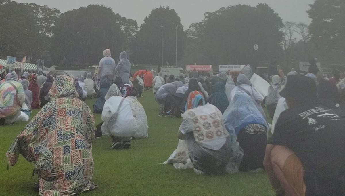 Japonya'da konser alanına yıldırım düştü: 9 yaralı Japonya'da konser alanına yıldırım düştü: 9 yaralı