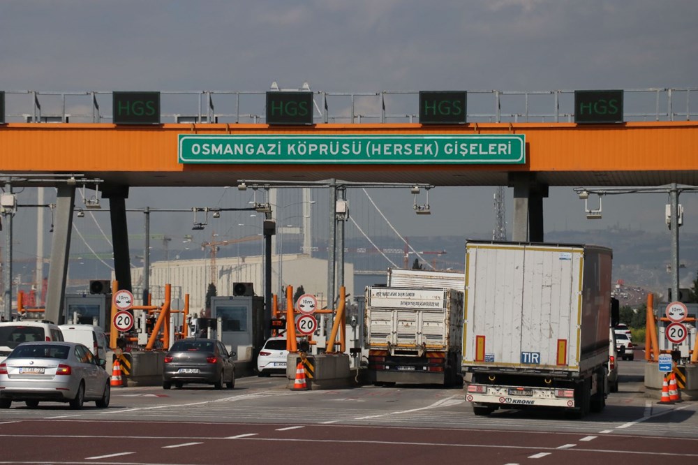 İstanbul'da Tatil Çilesi: Trafik Kabusu Şehri Esir Aldı 76 KB0B8iad2UyUFylsluVOJw