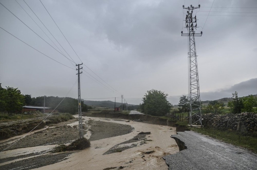 Sağanak birçok kentte hayatı felç etti - 8