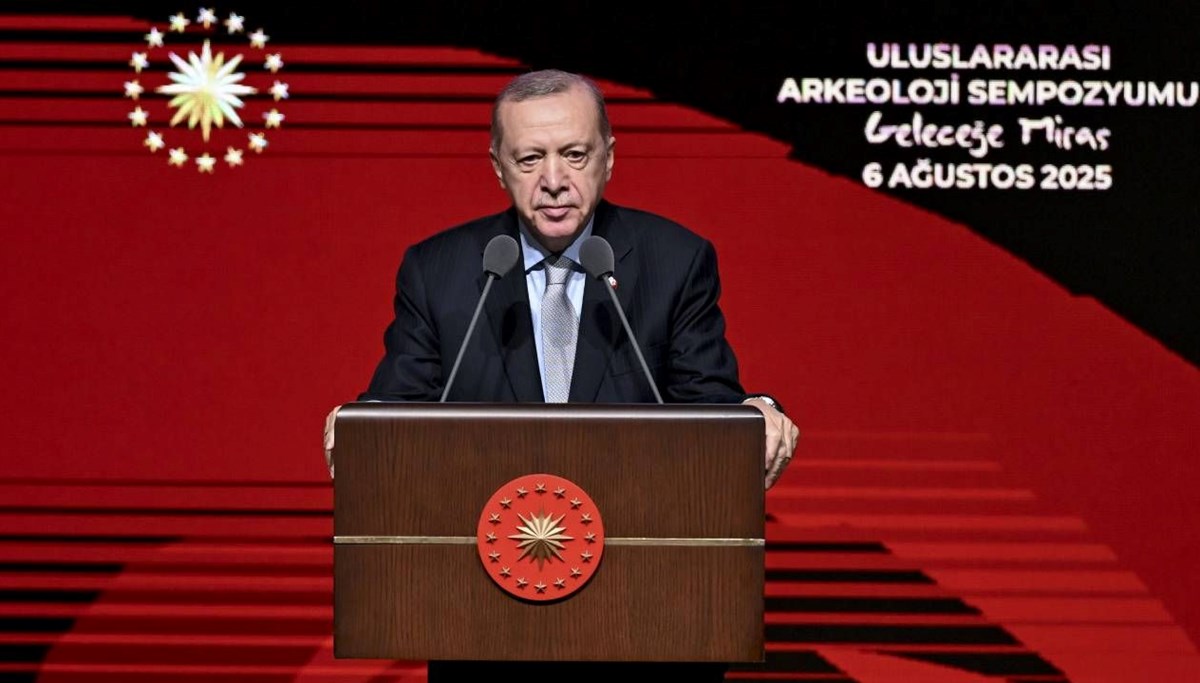 Erdoğan, açıklamalarda bulunuyor