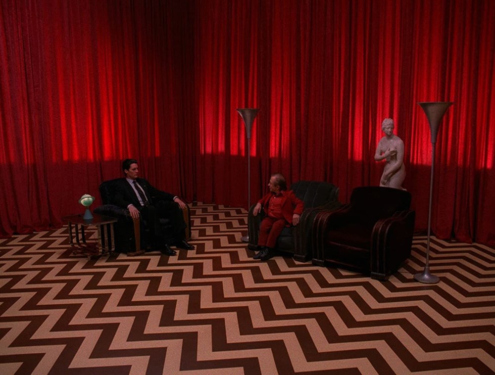 18. TWIN PEAKS. 