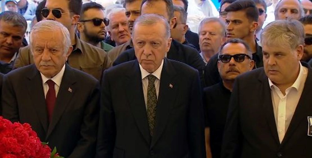 Tansu Çiller’in eşi Özer Uçuran Çiller, son yolculuğuna uğurlanıyor: Cenaze törenine Cumhurbaşkanı Erdoğan da katıldı - 3