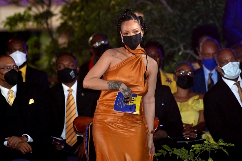 Rihanna, Barbados'un bağımsızlığını ilan ettiği törende Ulusal Kahraman ilan edildi - 4