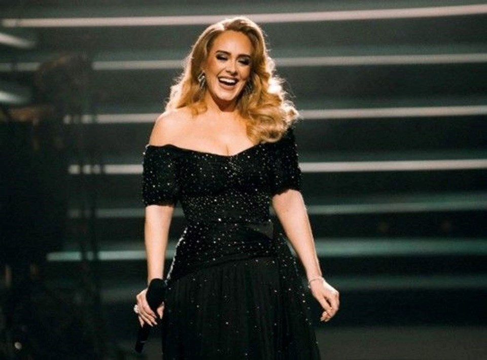 Adele yeni albümüyle bir milyonluk satış barajını aştı - 1