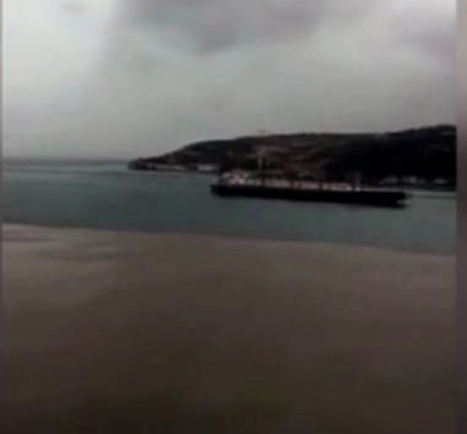 Şiddetli yağış İstanbul Boğazı'nın rengini değiştirdi - 2