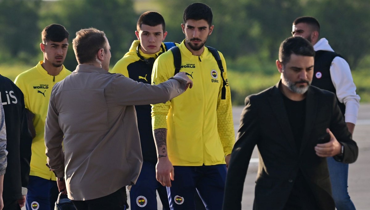 Dakika dakika Süper Kupa heyecanı | Fenerbahçe U19 takımı ve Ali Koç Şanlıurfa'da Dakika dakika Süper Kupa heyecanı | Fenerbahçe U19 takımı ve Ali Koç Şanlıurfa'da