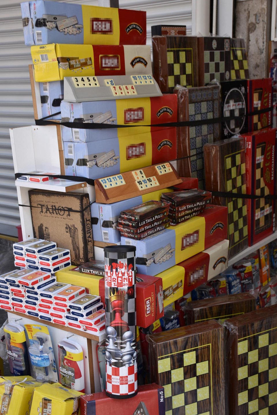 Evde kalan vatandaşlar merak saldı: Tavla, yapboz, lego ve oyun setleri satışı arttı - 1