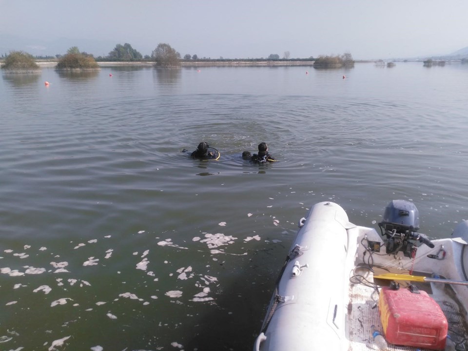 Sakarya Nehri'nde bot alabora oldu: 2 ölü - 1