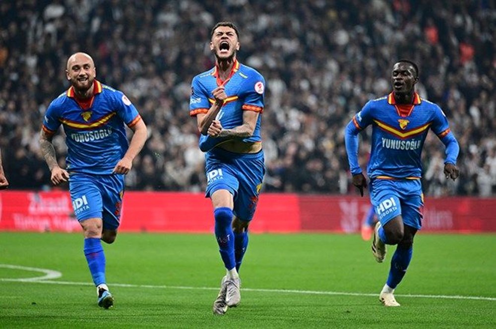 Galatasaray, Fenerbahçe ve Beşiktaş'a kötü haber: Avrupa devleri gözünü Romulo'ya dikti - 9