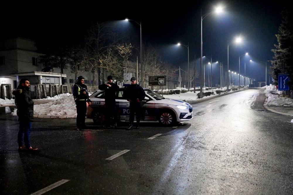 Karadağ'da eğlence mekanına silahlı saldırı: 10 ölü - 7