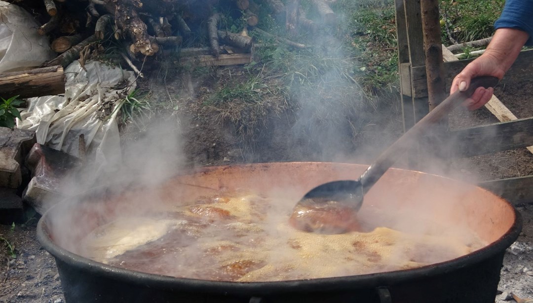 Gelenek devam ediyor: Yazın bolluğunu kışa taşıyorlar