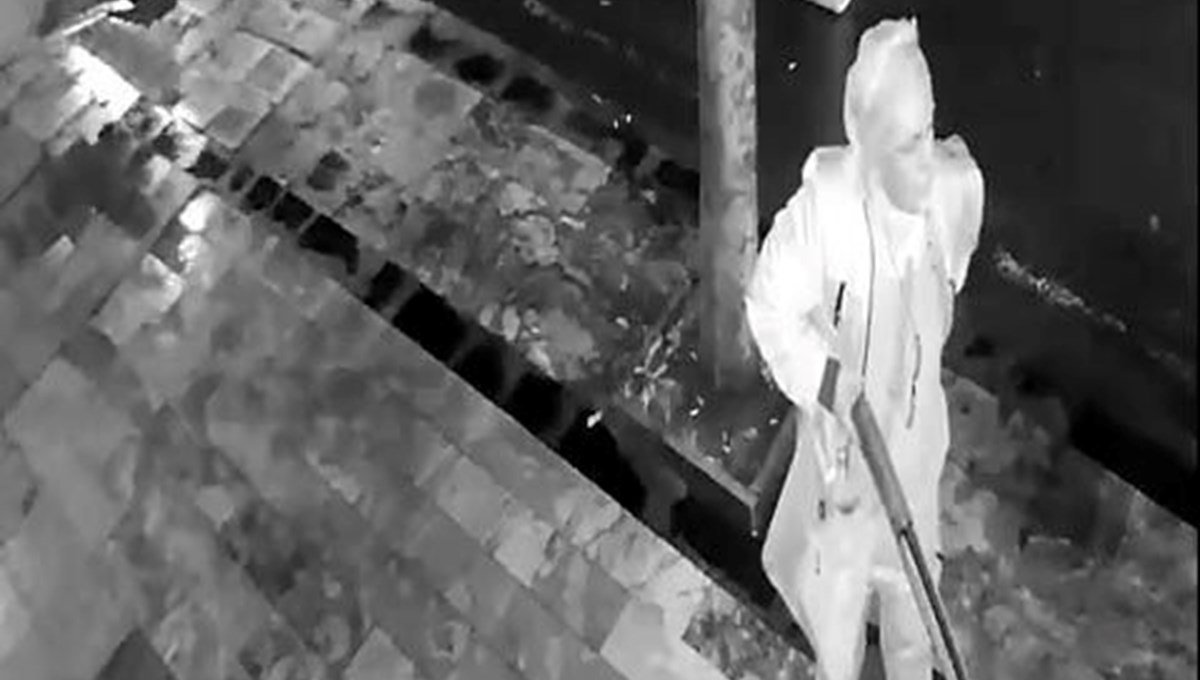 Düzce'de G.T.A. dehşet saçtı: Alkollü kadın pompalı tüfekle iş yerine ateş açtı Düzce'de G.T.A. dehşet saçtı: Alkollü kadın pompalı tüfekle iş yerine ateş açtı