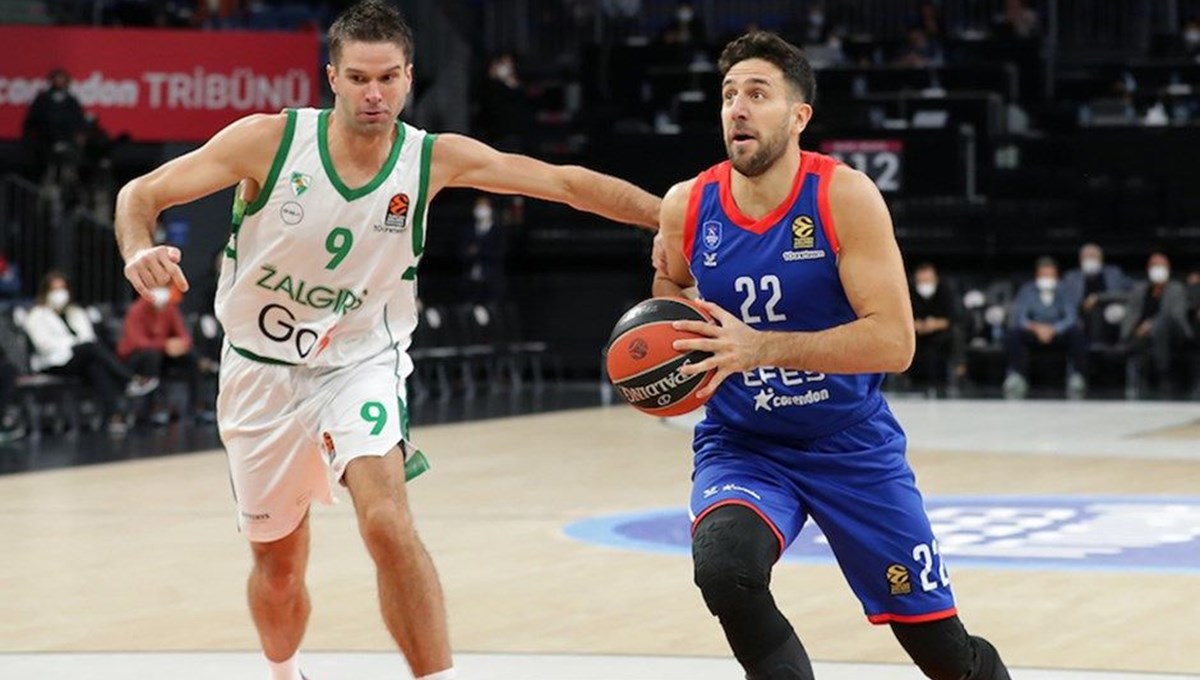Anadolu Efes'ten farklı galibiyet