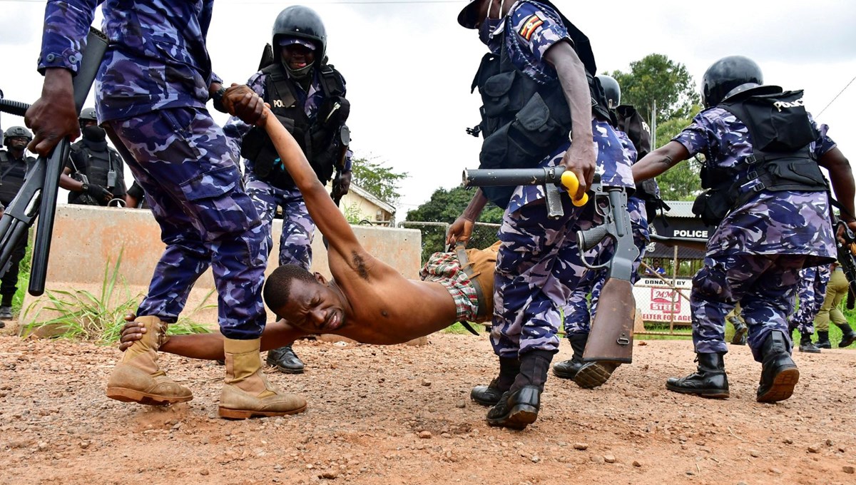 Uganda seçim öncesi karıştı: 7 ölü