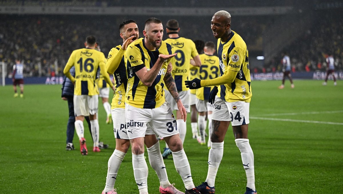 Başakşehir - Fenerbahçe: İlk 11'de sürpriz