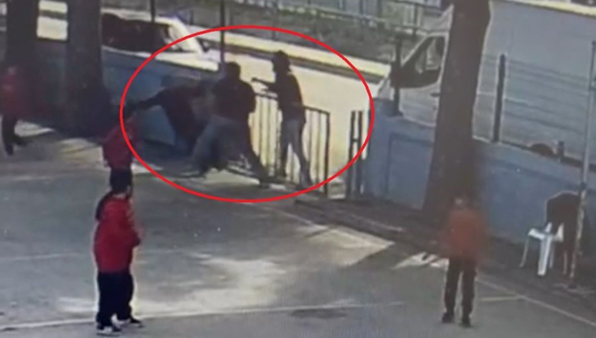 Okulu basıp öğretmenin burnunu kırdılar Okulu basıp öğretmenin burnunu kırdılar