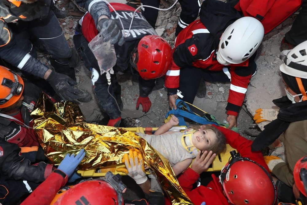 91. saatte Ayda Gezgin mucizesi (Deprem enkazında zamana karşı büyük yarış) - 8
