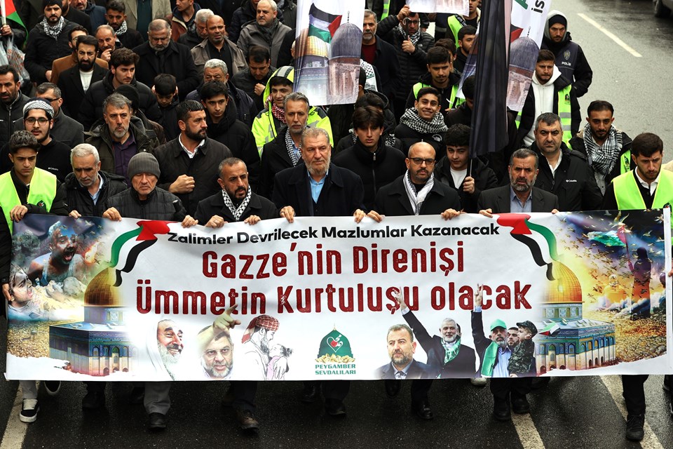 İsrail'in Gazze saldırıları İstanbul'da protesto edildi - 1