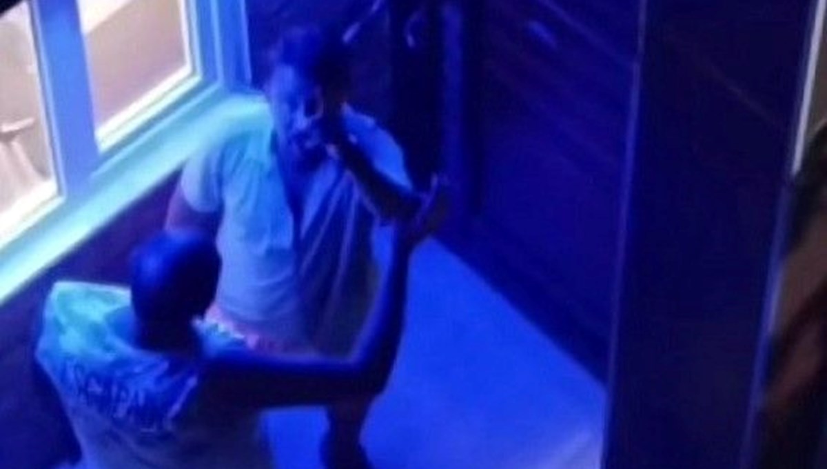 Sitede korku dolu gece: “Sizi delik deşik edeceğim, aşağı inin” Sitede korku dolu gece: “Sizi delik deşik edeceğim, aşağı inin”