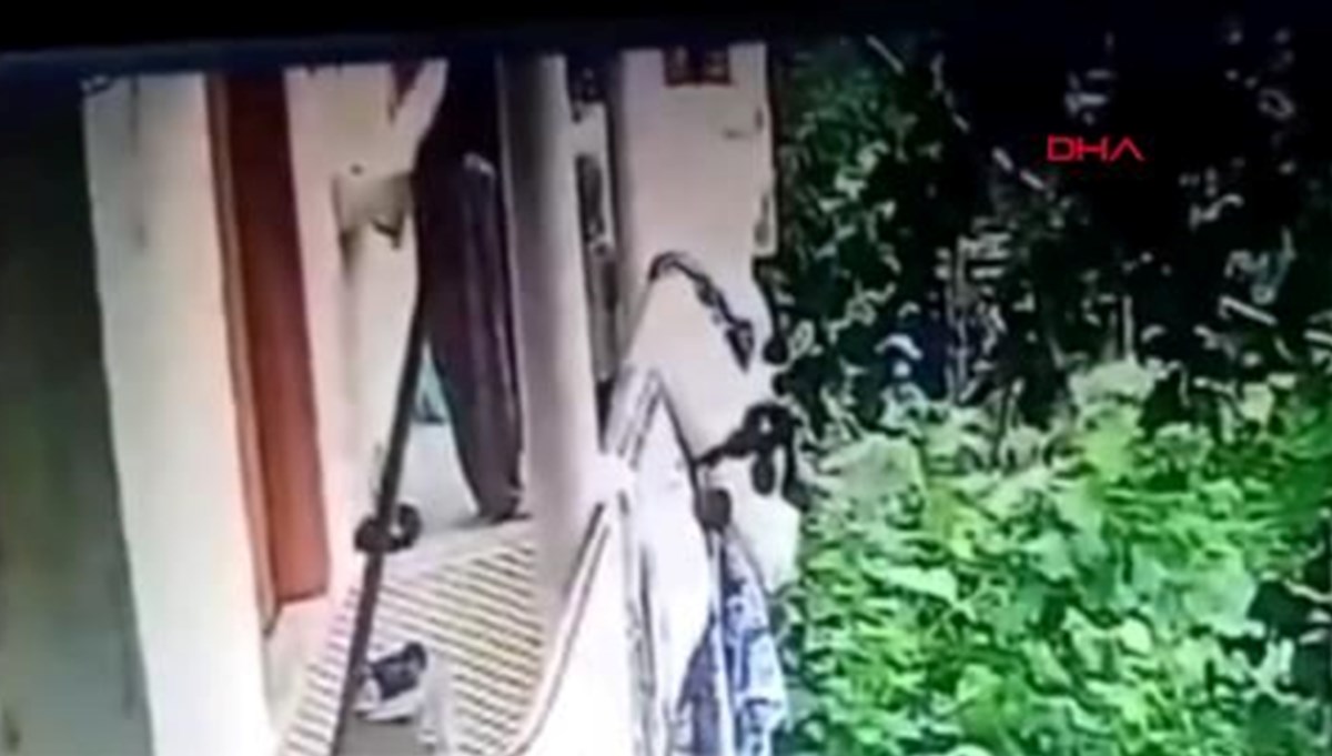 İki yaşındaki torununu balkondan itti İki yaşındaki torununu balkondan itti