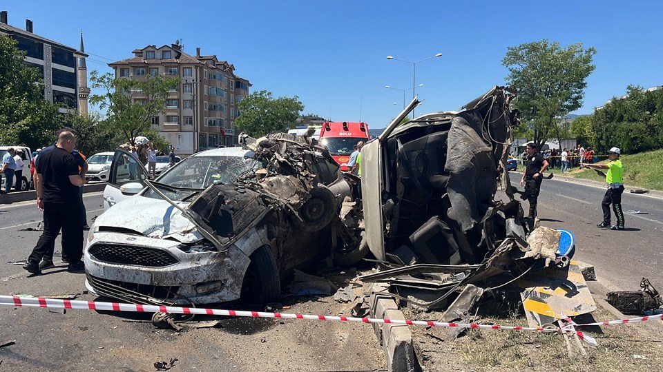 Valilik, ölümlü kazalara sahne olan kavşağı kapatıyor - 1