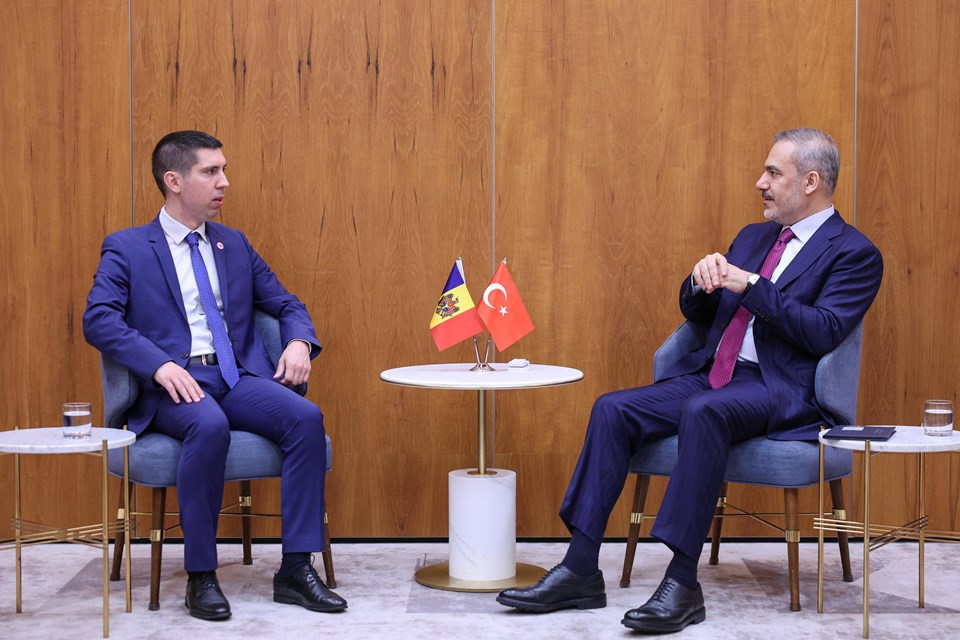 Dışişleri Bakanı Fidan'dan Varşova'da diplomatik temaslar - 1