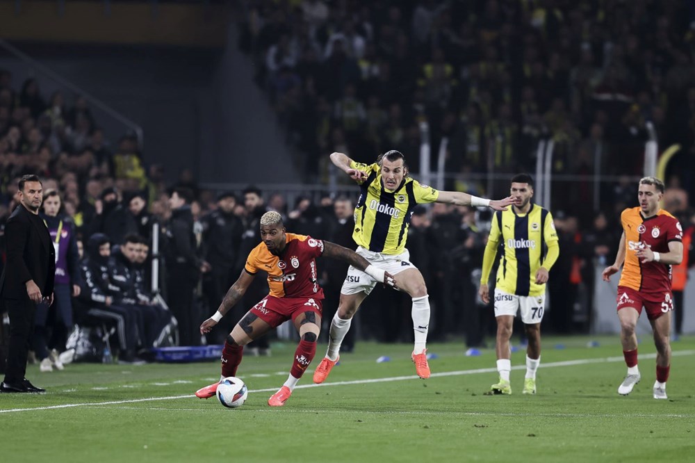 Canlı anlatım | Fenerbahçe ile Galatasaray çeyrek finalde karşı karşıya: İlk yarıda 3 gol - 7