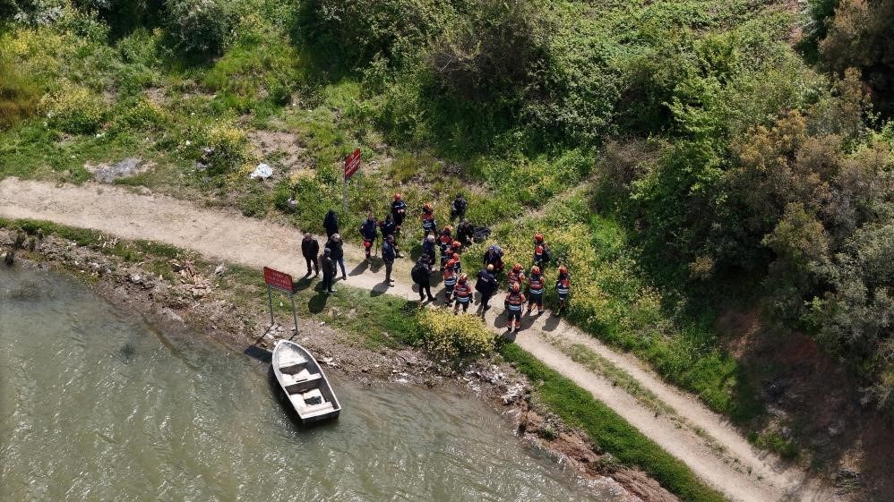 Arama çalışmalarına çok sayıda ekip katıldı