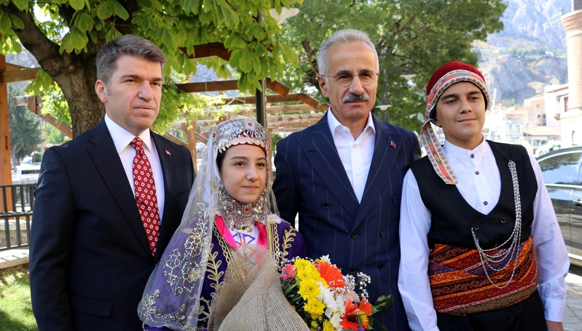 Bakan Uraloğlu Amasya'da ziyaretlerde bulundu