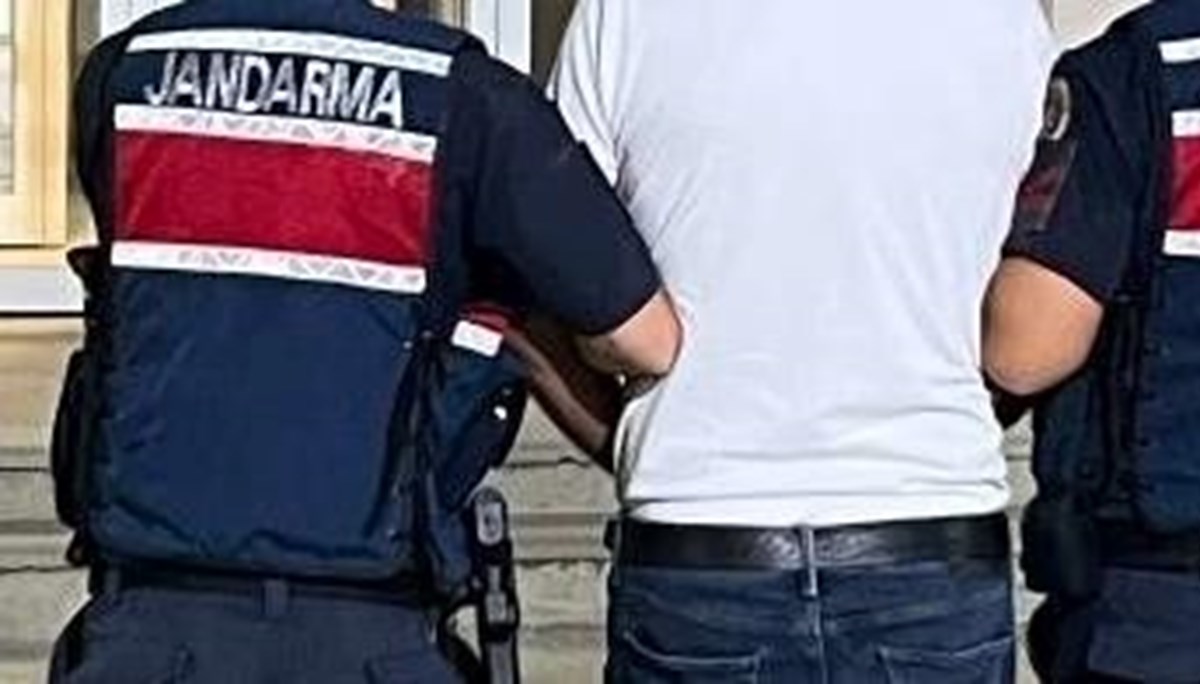 Silah kaçakçılığı suçundan aranan şüpheli yakalandı Silah kaçakçılığı suçundan aranan şüpheli yakalandı