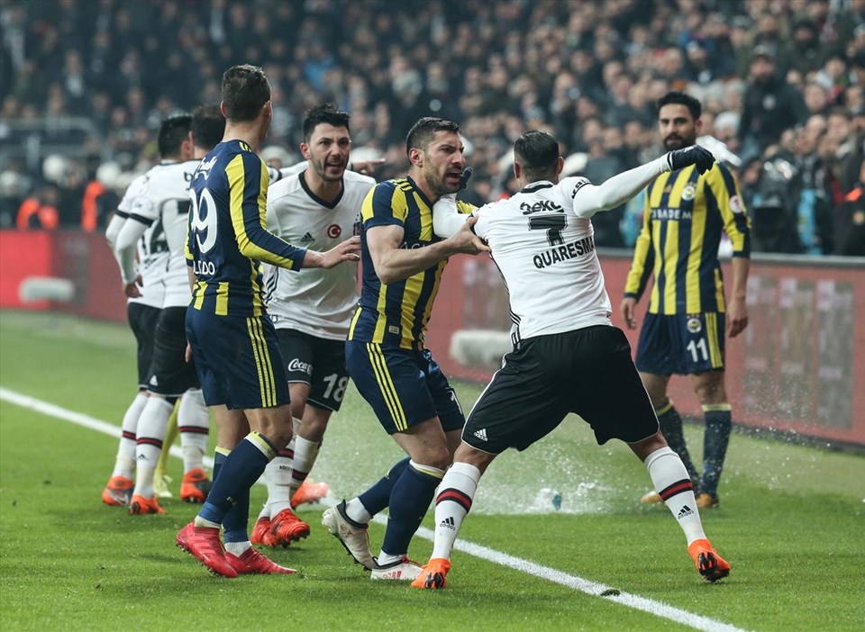Beşiktaş-Fenerbahçe derbisinde 4 gol, 3 kırmızı kart! - 1