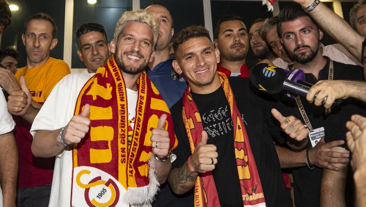 Galatasaray Torreira ve Mertens transferini açıkladı