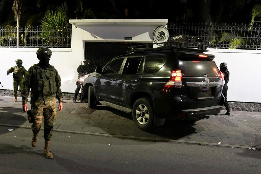 Ekvador ile Meksika arasında kriz: Büyükelçiliği polis bastı! - 2