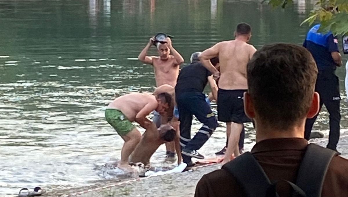 Antalya'da ırmağa giren genç boğuldu