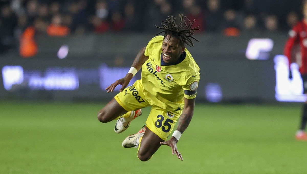 Fenerbahçe'de Fred sakatlandı Fenerbahçe'de Fred sakatlandı