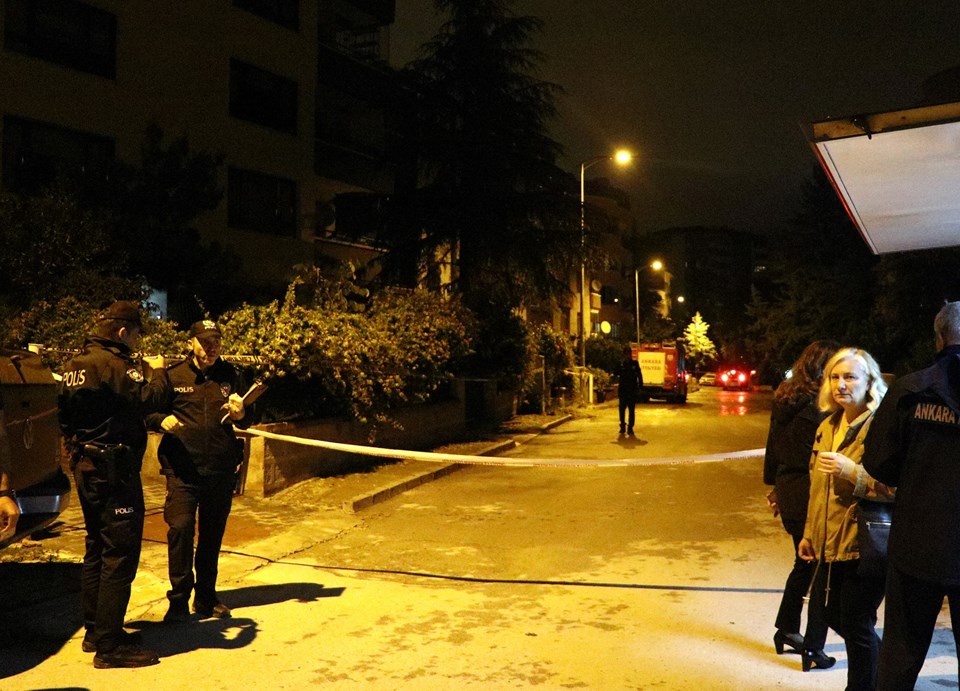 Ankara'da istinat duvarı çöktü: 5 bina tahliye edildi - 1