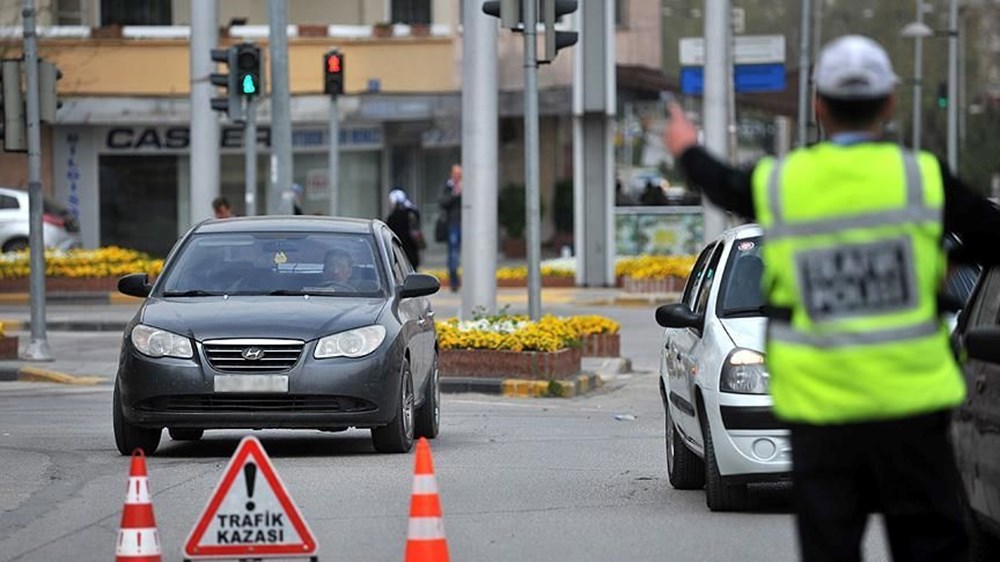 Hız sınırı, kırmızı ışık, kemer cezası kaç TL olacak? (İşte 2023 yeni trafik cezaları) - 11