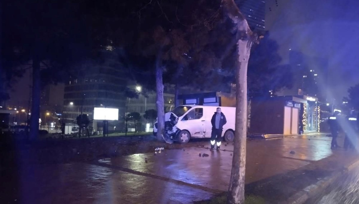 Ataşehir'de trafik kazası: 2 yaralı Ataşehir'de trafik kazası: 2 yaralı