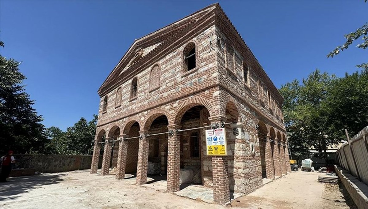 Bursa'daki tarihi cami restorasyonla ayağa kaldırılıyor Bursa'daki tarihi cami restorasyonla ayağa kaldırılıyor