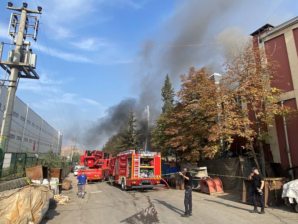 Kocaeli’de fabrika yangını: 1’i ağır 3 yaralı - 1