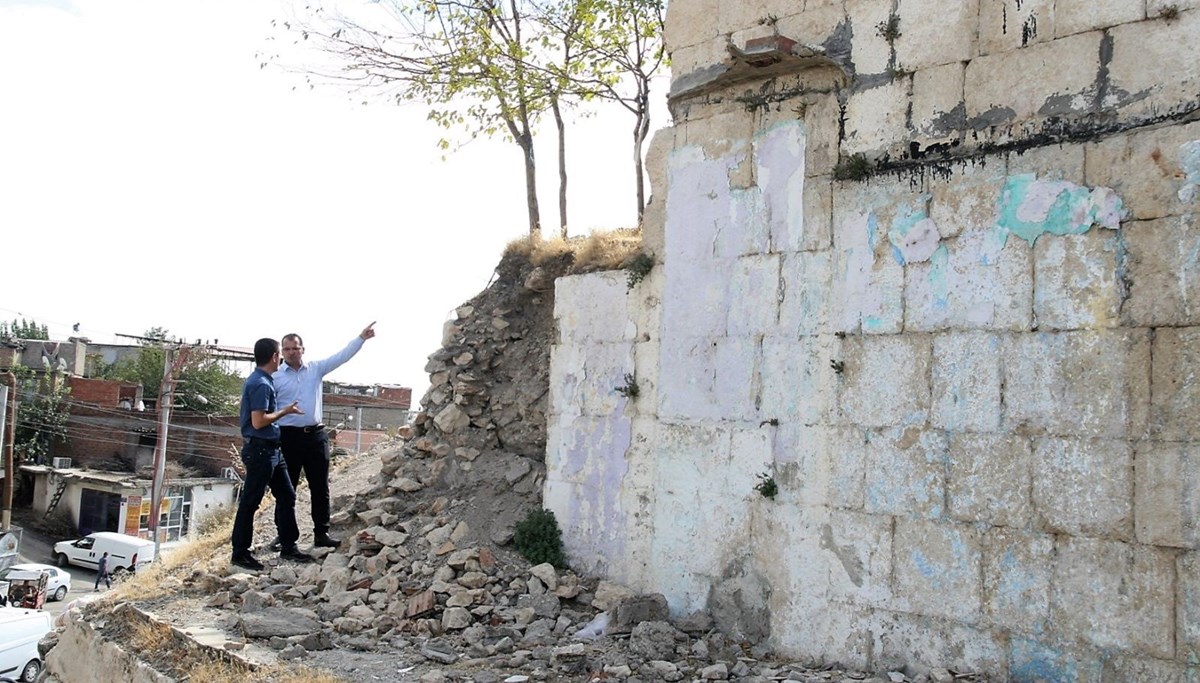 Celaleddin Harzemşah'ın mezarının Silvan'da olduğu tespit edildi Celaleddin Harzemşah'ın mezarının Silvan'da olduğu tespit edildi