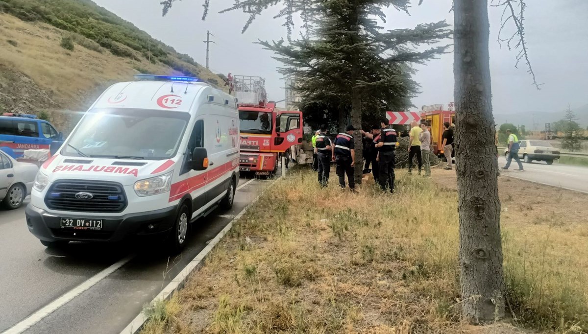 Isparta'da yolcu otobüsü kazası: Yaralılar var Isparta'da yolcu otobüsü kazası: Yaralılar var
