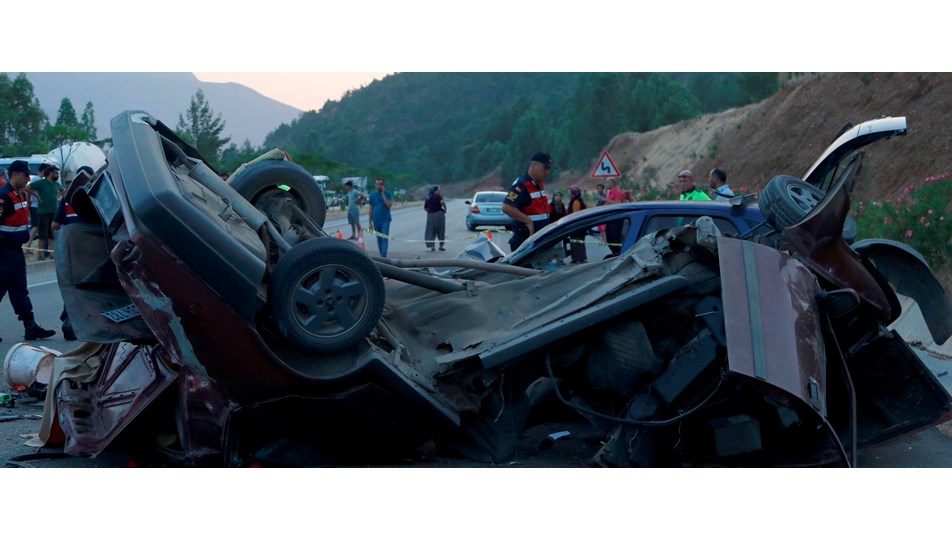 Muğla�da iki otomobil çarpıştı 2 ölü, 6 yaralı NTV Muğla�da iki otomobil çarpıştı 2 ölü, 6 yaralı NTV