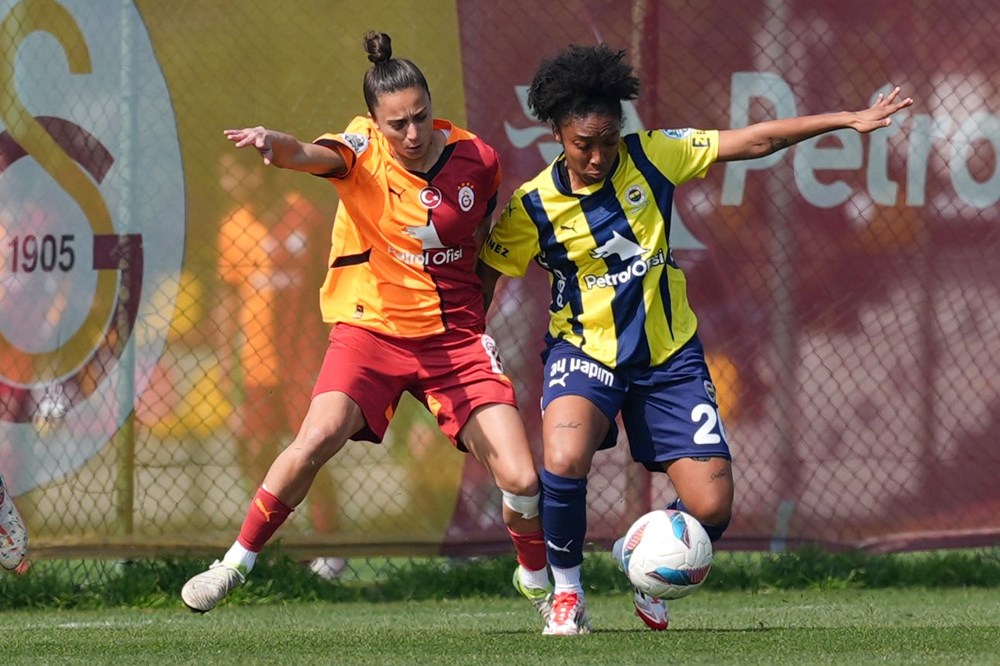 Kadın futbolunda derbi: Galatasaray-Fenerbahçe maçında kazanan çıkmadı - 1