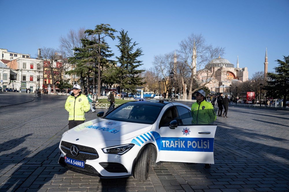 Ferrari devriyede: Vatandaşlar selfie çektiriyor (Bu lüks araçlar hangi çetelere ait?) - 16
